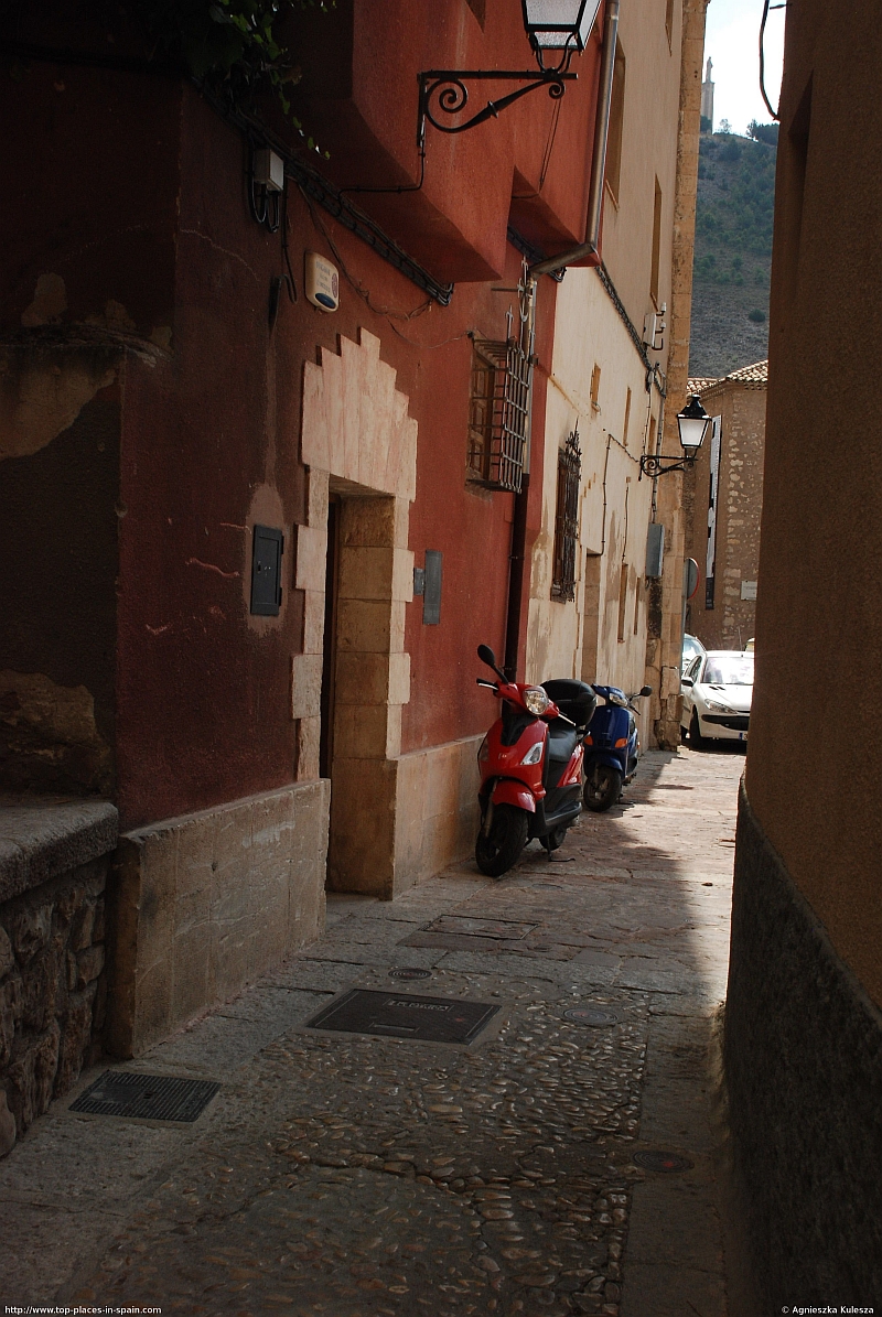 A narrow alley in Cuenca photo