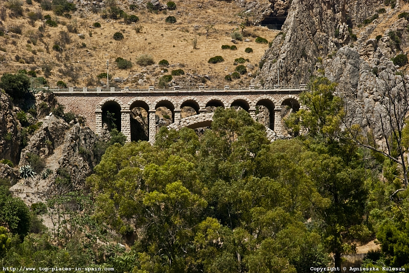 El Chorro - railway stone arc bridge photo