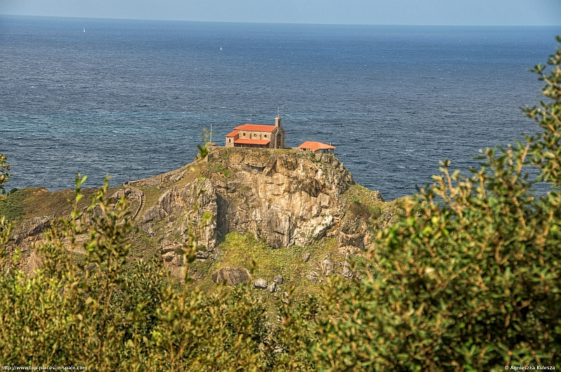 The hermitage at the top of Gaztelugatxe photo