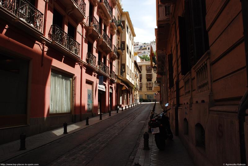 Granada - alley photo
