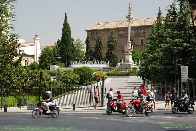 Granada - street and park photo